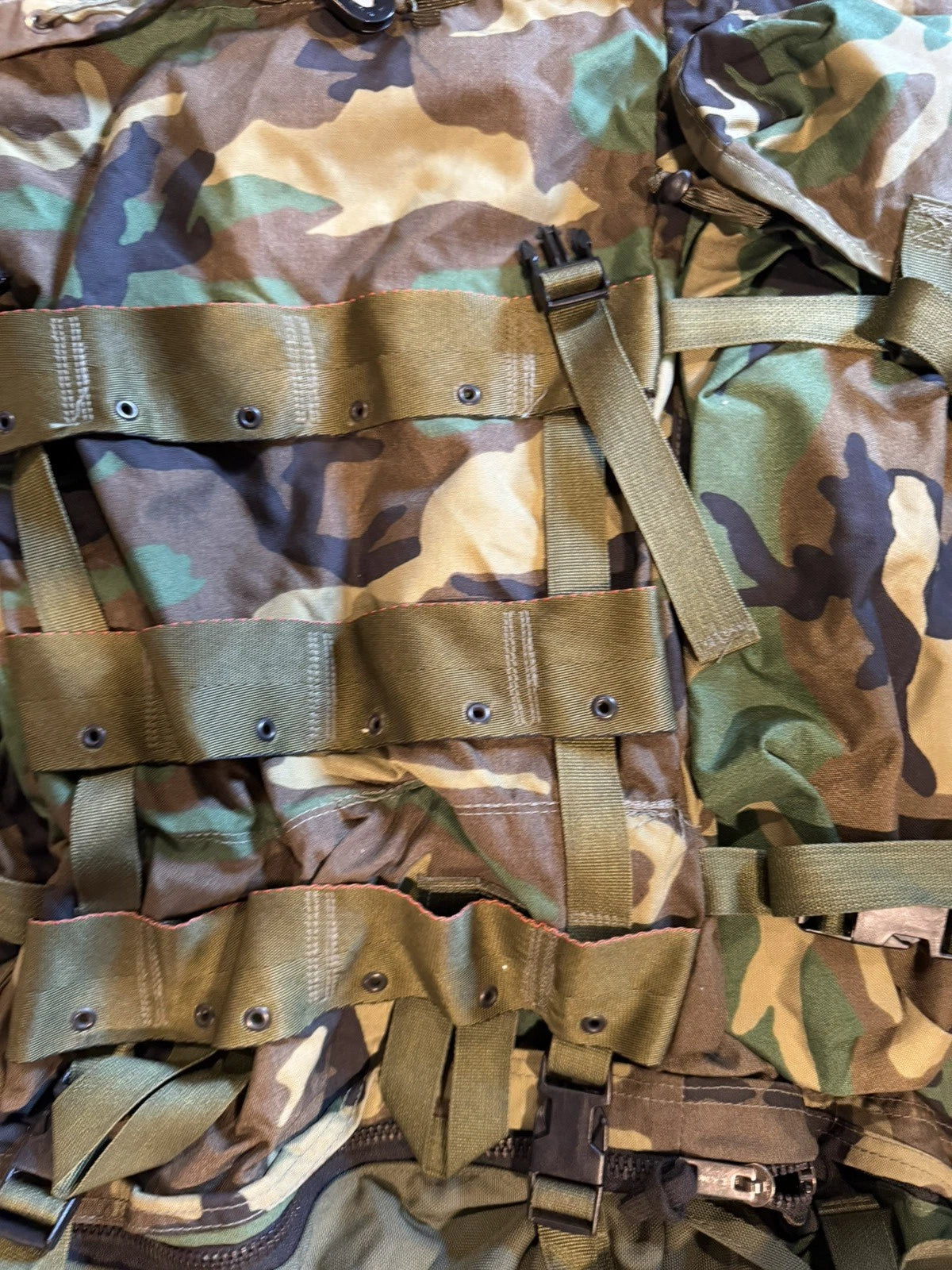 USGI Large Field Pack with Internal Frame CFP-90 (Combat Field Pack M-1990)