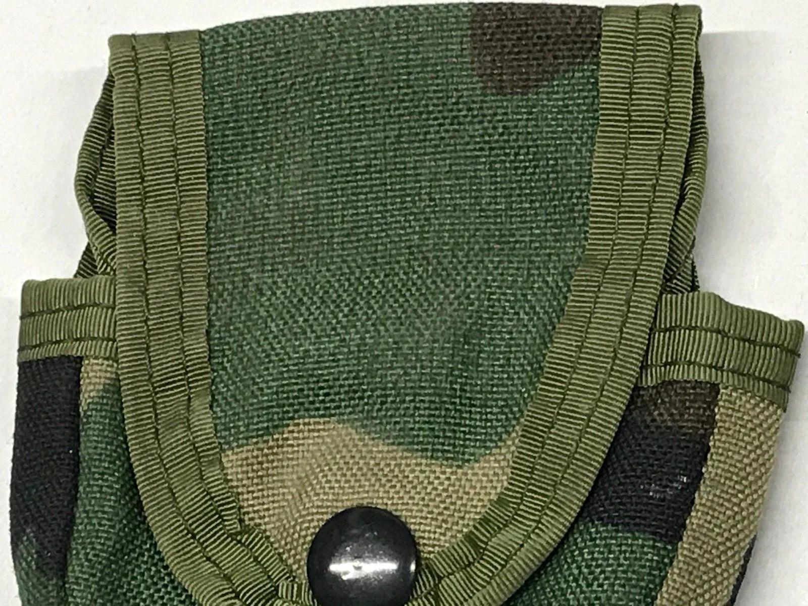 USGI MOLLE II Handcuff Pocket (M81 Woodland)